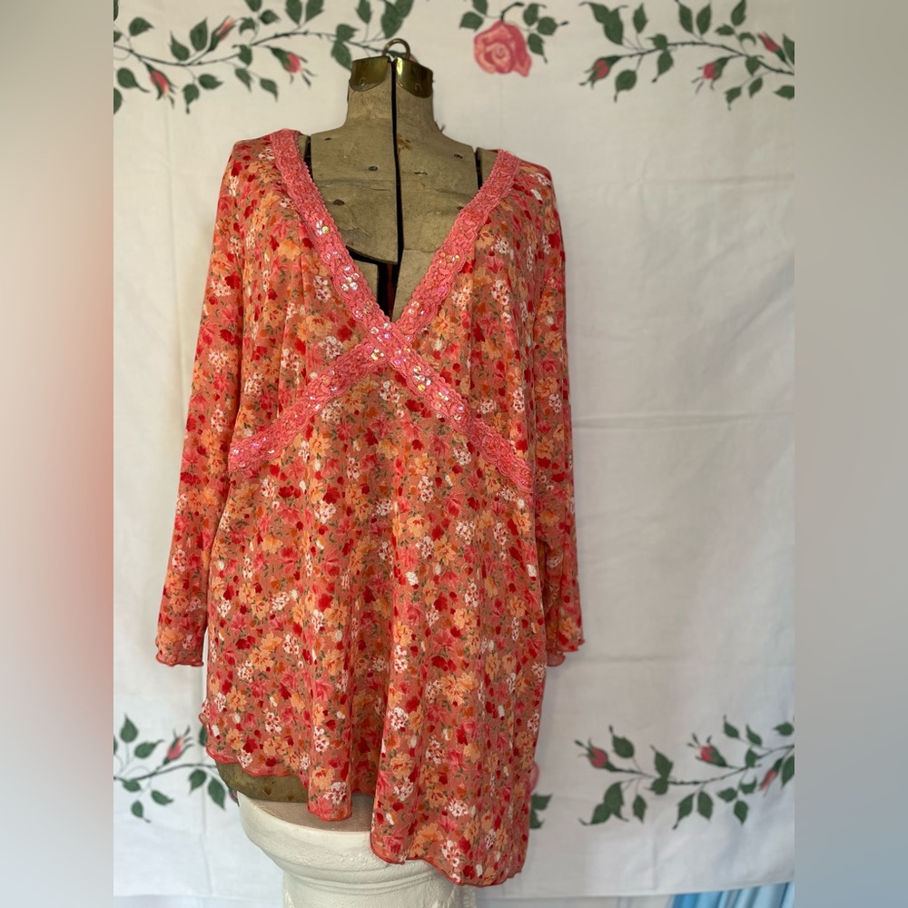 Plus size vintage floral top